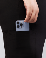 Medizinische Damenhose mit praktischer Seitentasche in schwarz