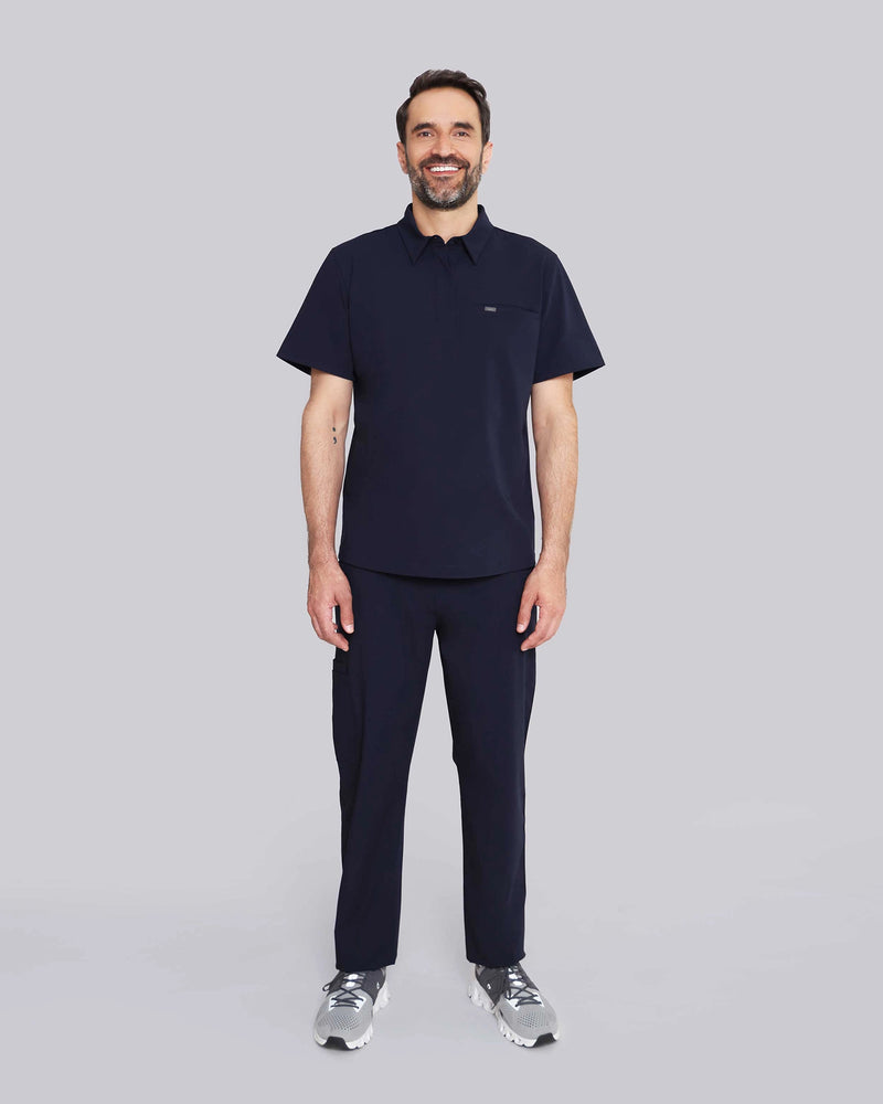 Bequemes und stilvolles Poloshirt in Dunkelblau für medizinisches Fachpersonal